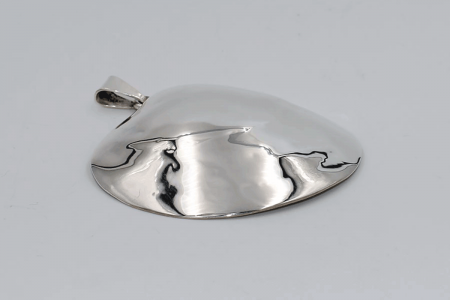 Plain shell pendant