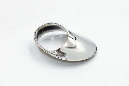 Big flat curved plain pendant