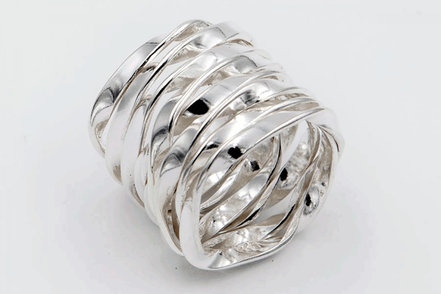 Plain intertwined cord ring